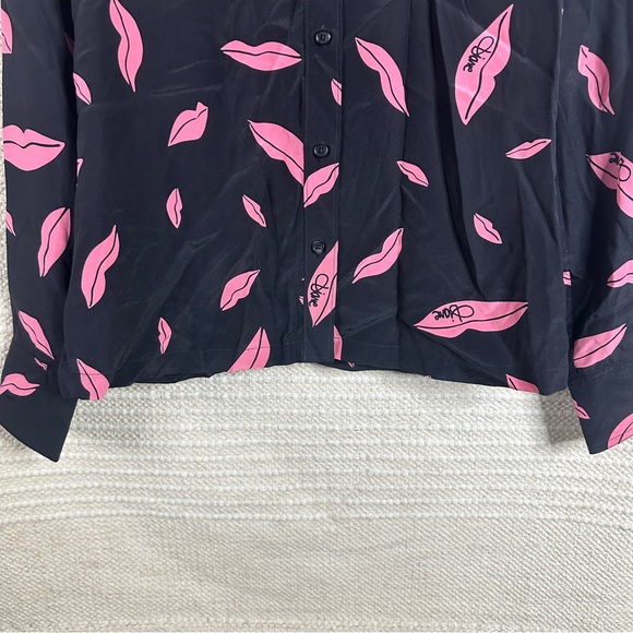 DIANE VON FURSTENBERG black and pink lip print button front silk blouse top 4 - Picture 3 of 7